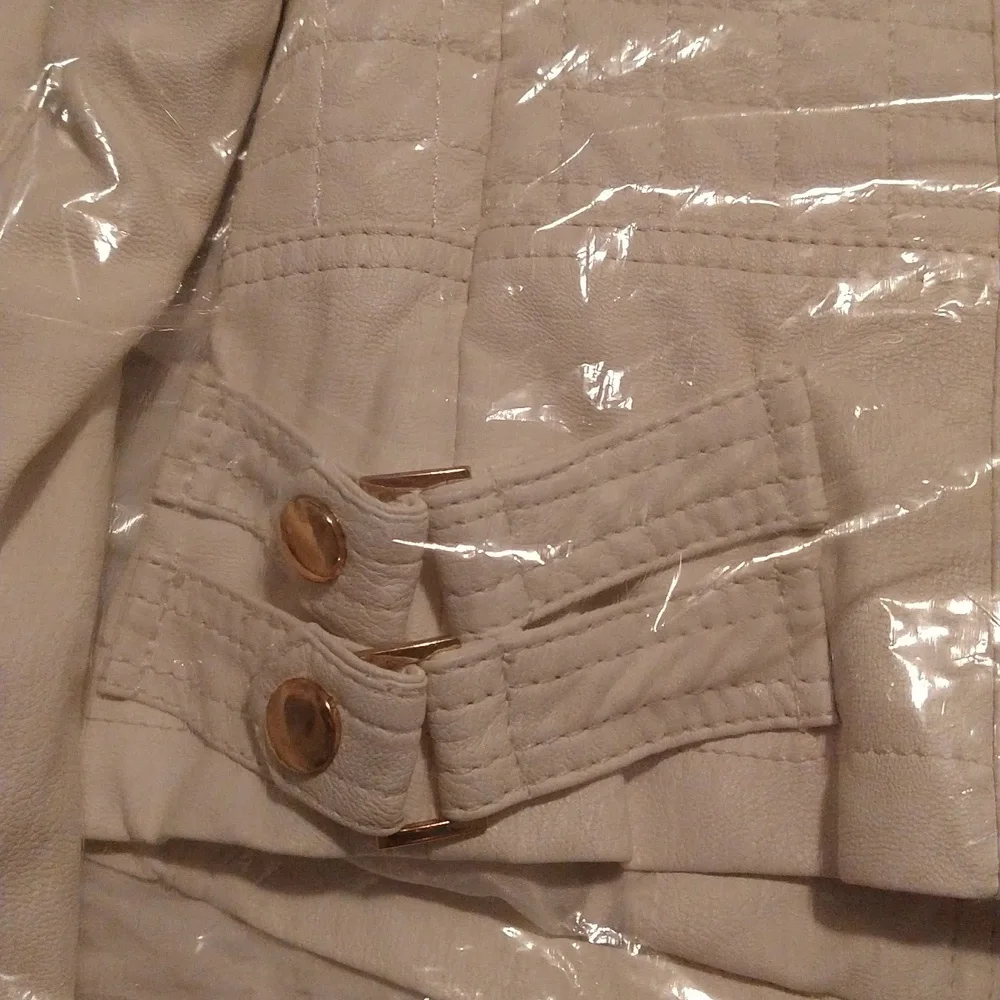 Jacket - Picture 12 of 16
